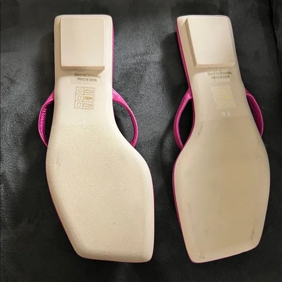 Jeffrey Campbell Fuchsia Sandals with Bold Gold Detail - Picture 2 of 3